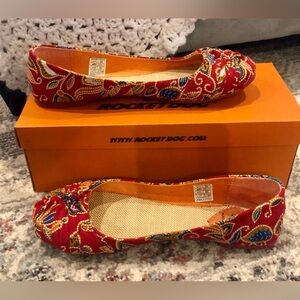 Rocket Dog Chic Red Paisley Floral Flats Sz 7.5